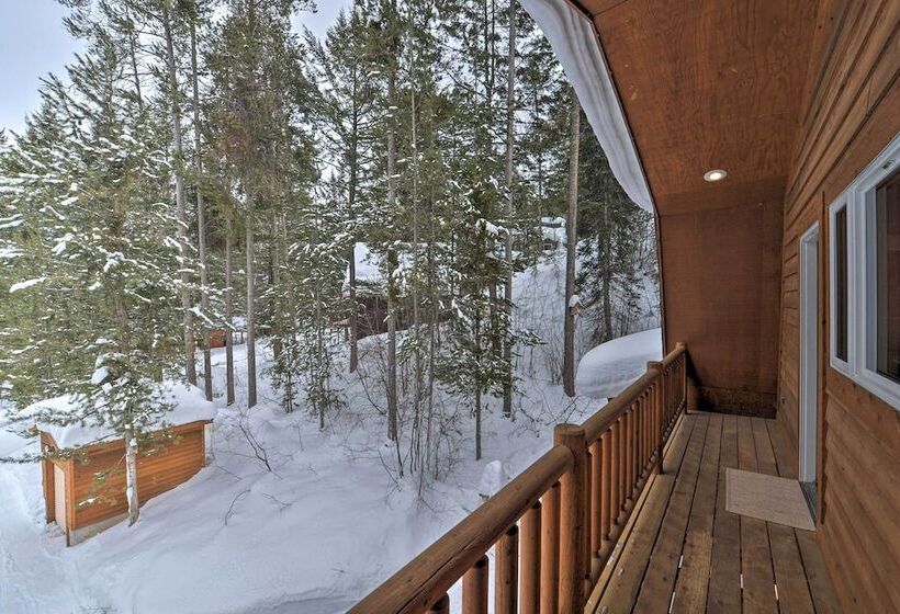 Wild Huckleberry Alpine Cabin: Fireplace & Deck!