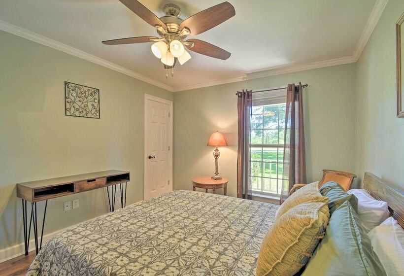 Peaceful Fairhope Cottage W/ Covered Patio!