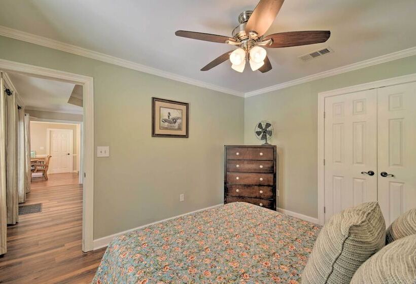 Peaceful Fairhope Cottage W/ Covered Patio!