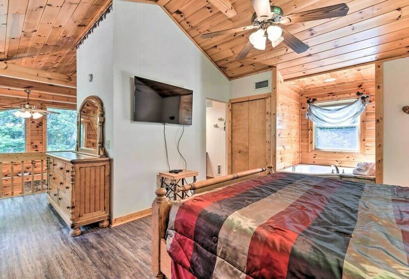 Spacious Gatlinburg Cabin W/ Private Hot Tub!
