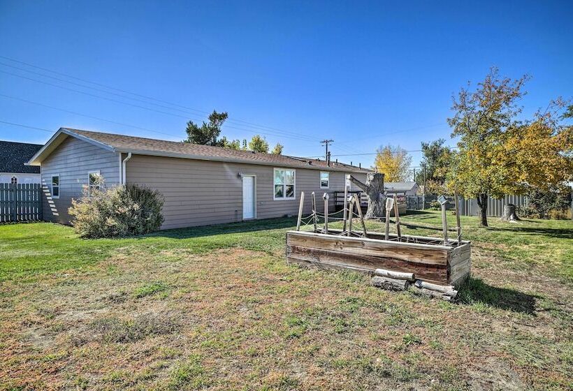 Spacious Glendo House   1 Mi To State Park!