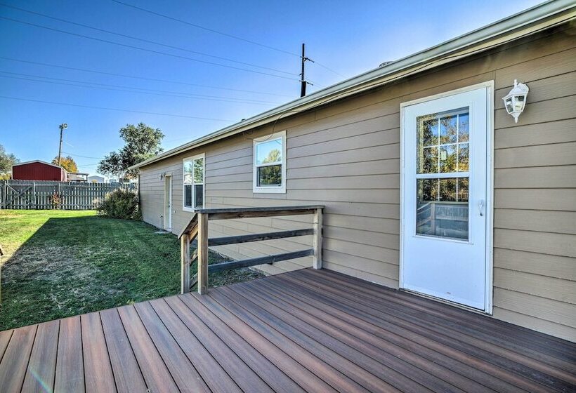 Spacious Glendo House   1 Mi To State Park!