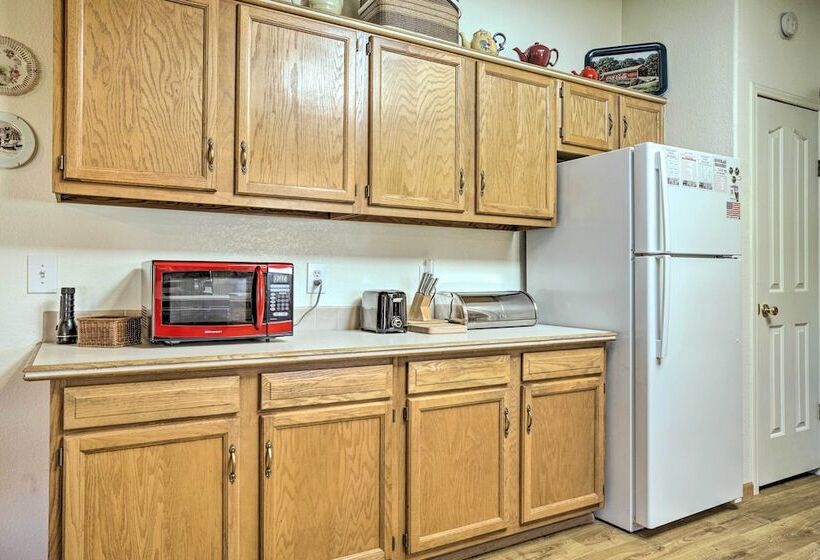 Spacious Glendo House   1 Mi To State Park!