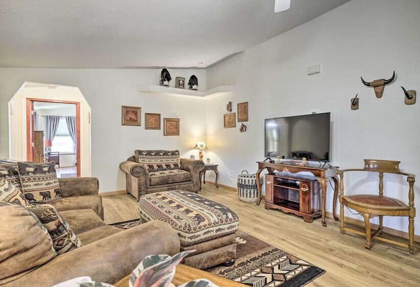 Spacious Glendo House   1 Mi To State Park!