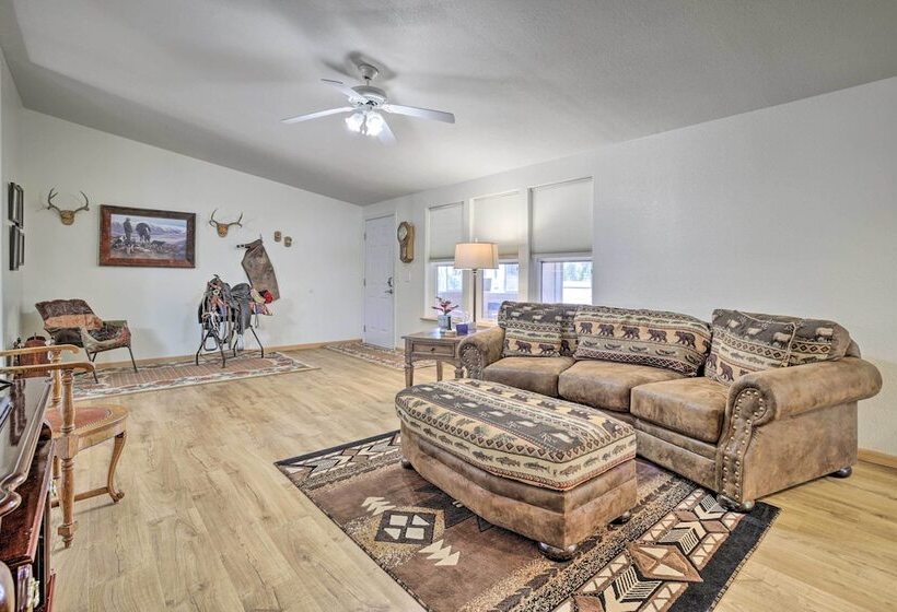 Spacious Glendo House   1 Mi To State Park!