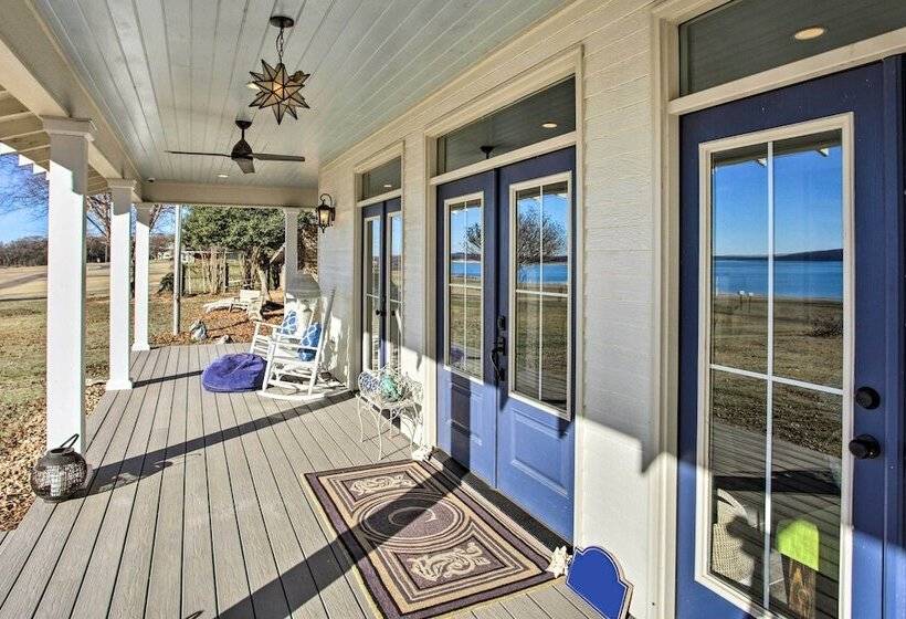 Spacious Kingston Home On Lake Texoma!