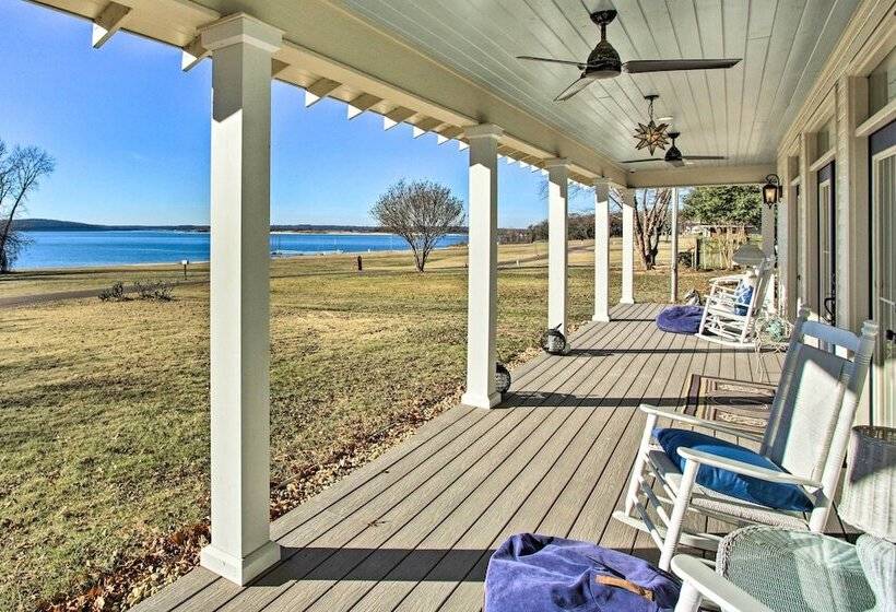 Spacious Kingston Home On Lake Texoma!