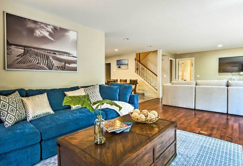 Spacious Mears House Steps From Lake Michigan!