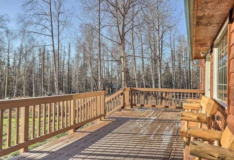 Spacious & Private Home W/ Lazy Mountain View