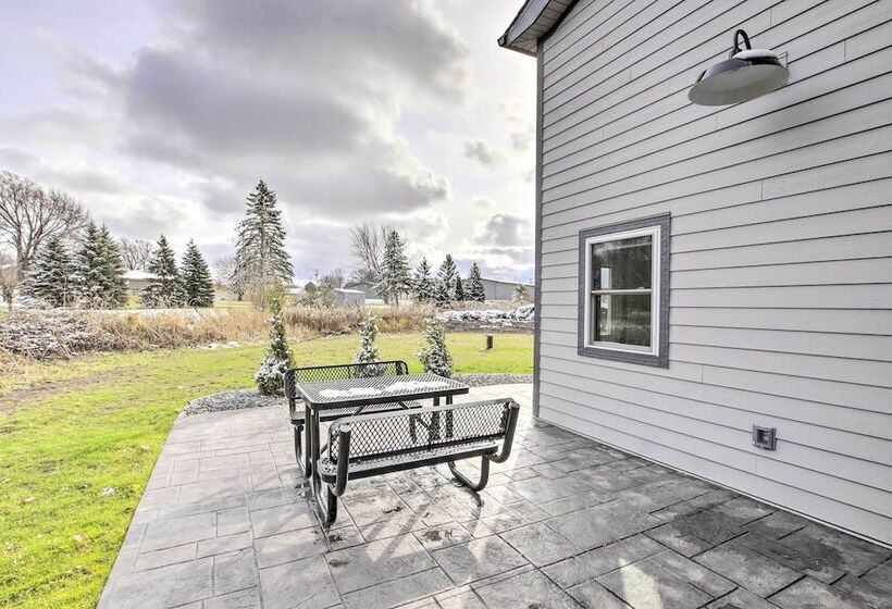 Spacious Recently Built Home < 1 Mi To Lake!