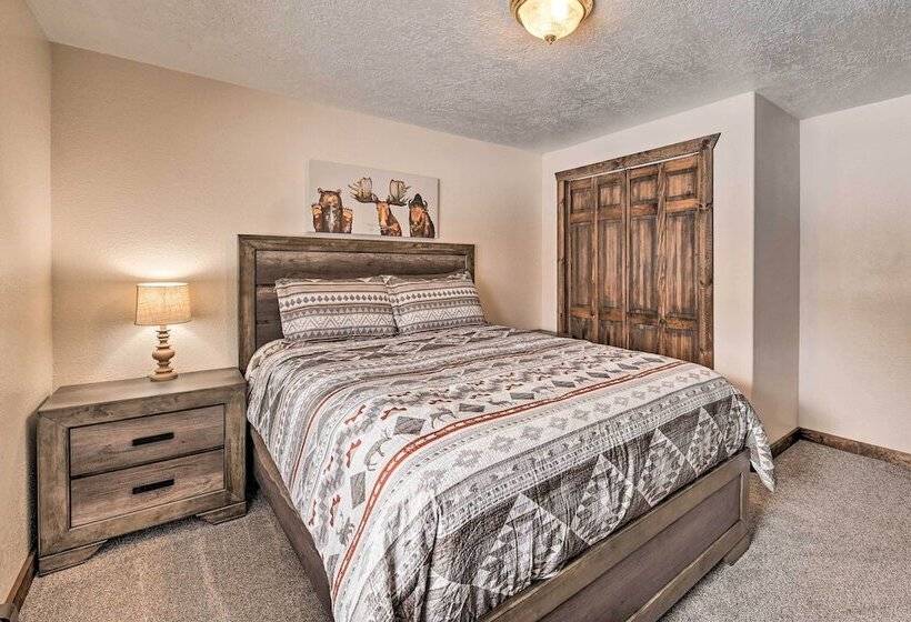 Soldotna Home Near Kenai River & Wildlife Refuge!