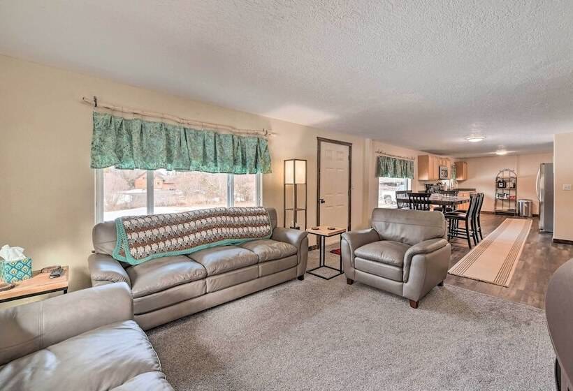 Soldotna Home Near Kenai River & Wildlife Refuge!