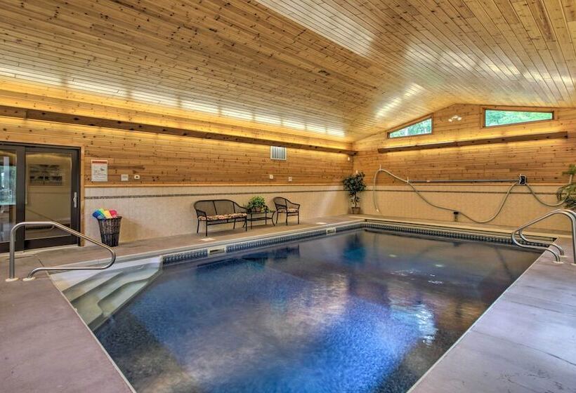 Spacious Verndale Home W/ Backyard Fire Pit!