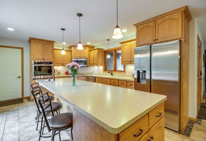 Spacious Verndale Home W/ Backyard Fire Pit!