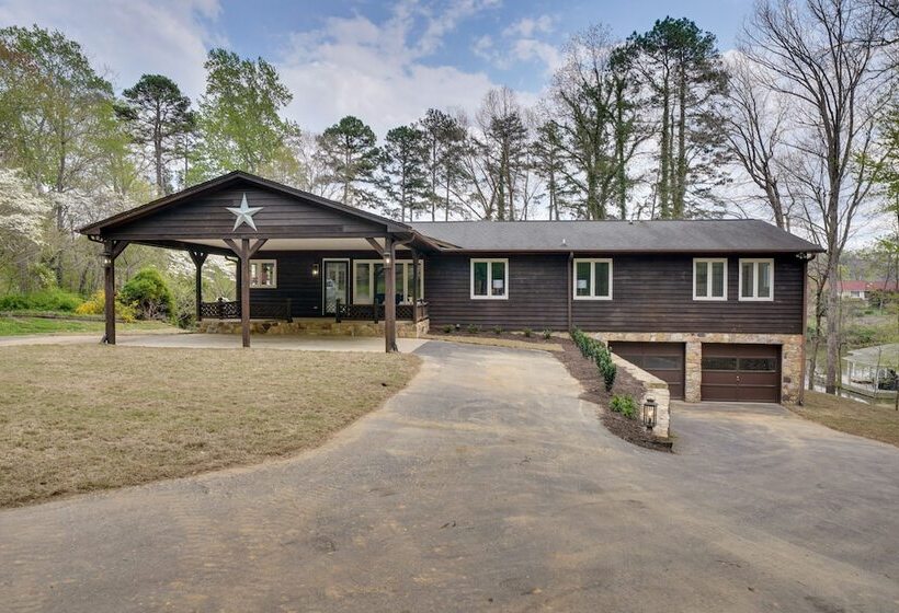 Spacious Waterfront Hyco Lake Retreat W/ Dock!