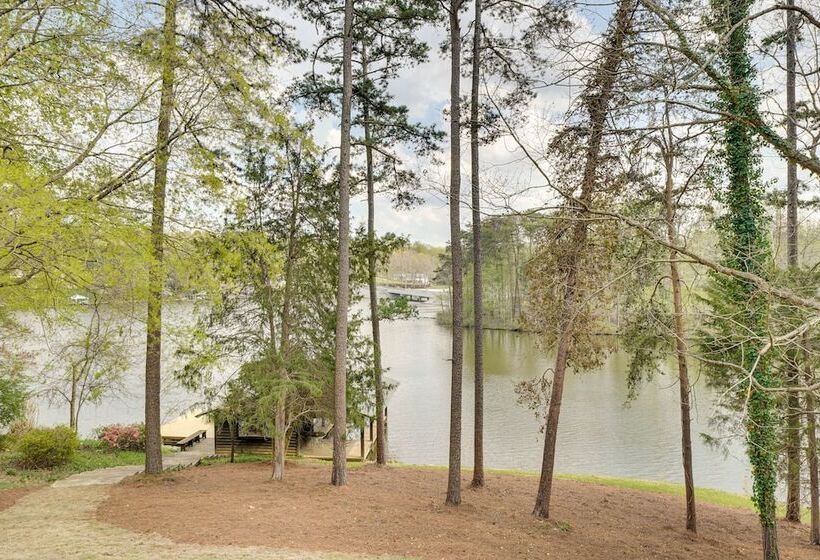 Spacious Waterfront Hyco Lake Retreat W/ Dock!
