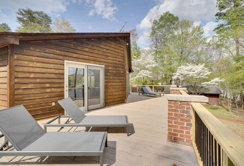 Spacious Waterfront Hyco Lake Retreat W/ Dock!