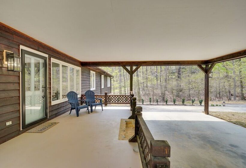 Spacious Waterfront Hyco Lake Retreat W/ Dock!