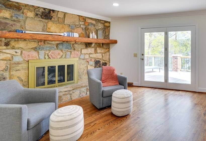 Spacious Waterfront Hyco Lake Retreat W/ Dock!