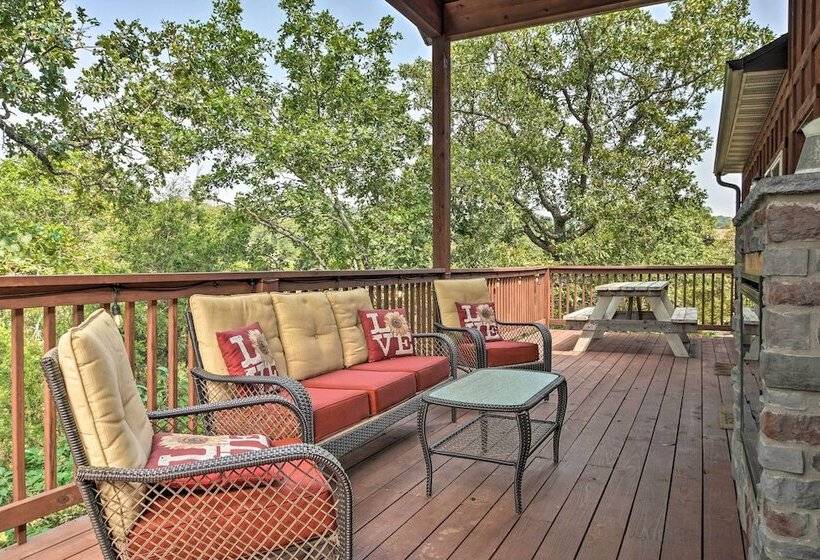 Branson West Cabin W/ Pool Access & Golfing