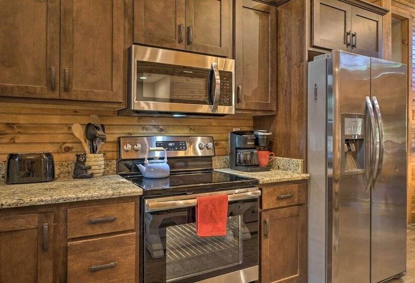 Branson West Cabin W/ Pool Access & Golfing