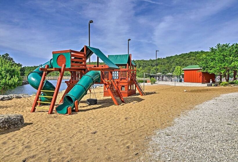 Branson West Cabin W/ Pool Access & Golfing