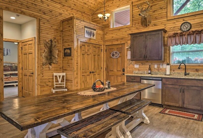 Branson West Cabin W/ Pool Access & Golfing