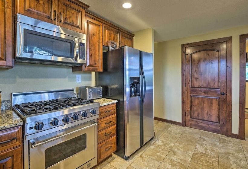 Sprawling Fraser Cabin W/ Private Hot Tub & Deck!