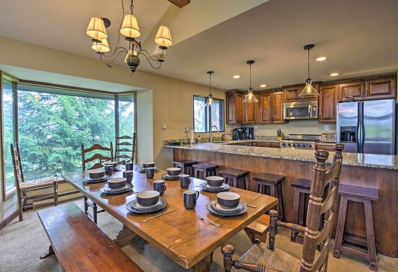 Sprawling Fraser Cabin W/ Private Hot Tub & Deck!