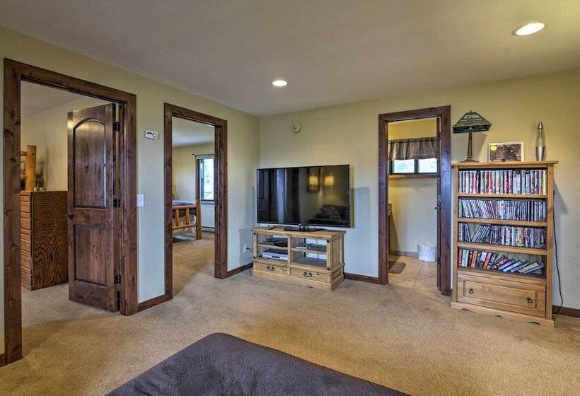 Sprawling Fraser Cabin W/ Private Hot Tub & Deck!