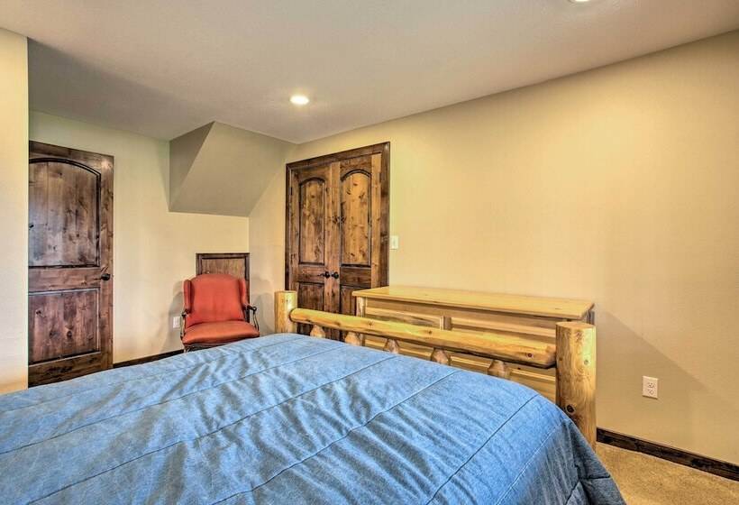 Sprawling Fraser Cabin W/ Private Hot Tub & Deck!