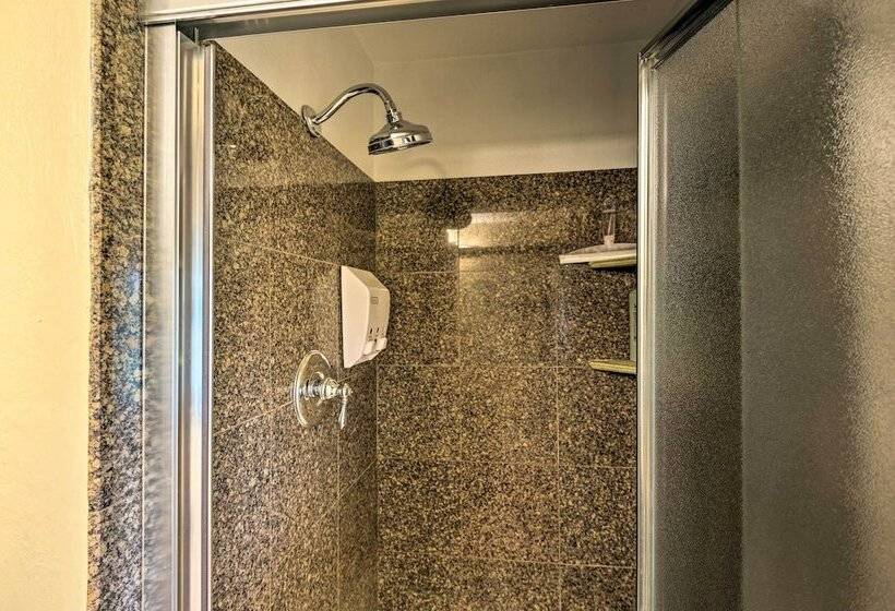 Sprawling Fraser Cabin W/ Private Hot Tub & Deck!