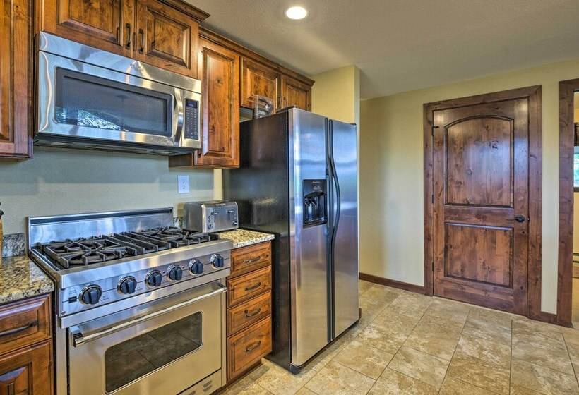 Sprawling Fraser Cabin W/ Private Hot Tub & Deck!