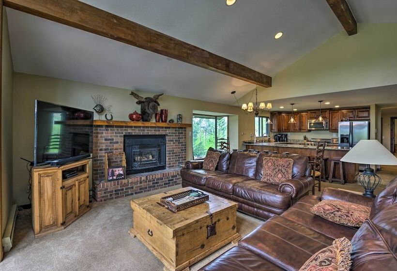Sprawling Fraser Cabin W/ Private Hot Tub & Deck!