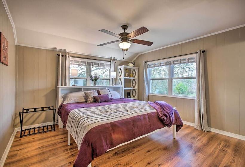 Springfield Riverfront Cabin W/ Boat Dock!