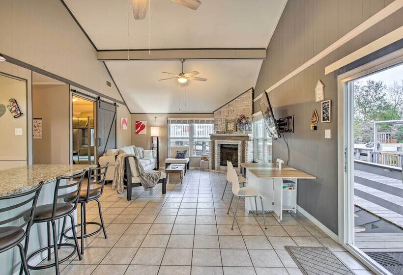 Springfield Riverfront Cabin W/ Boat Dock!