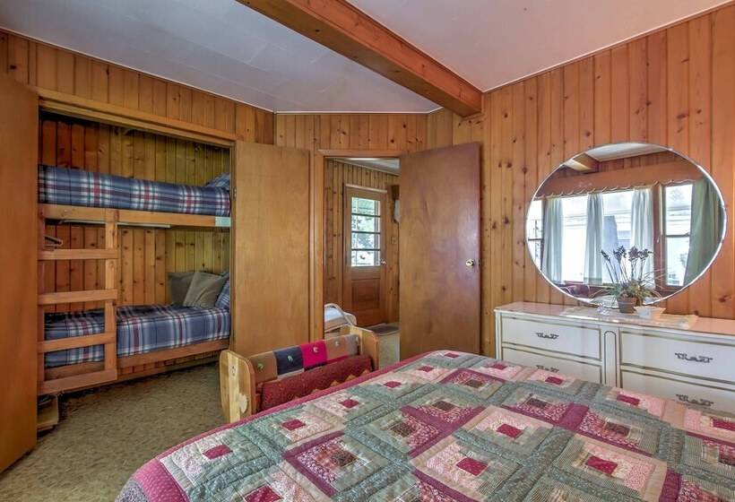 Spruce Haven  Cottage: Walk To Mississippi River!