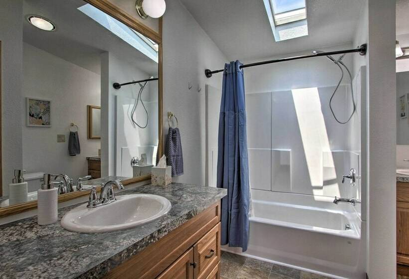 Stunning & Quiet Helena Home W/ Covered Porch