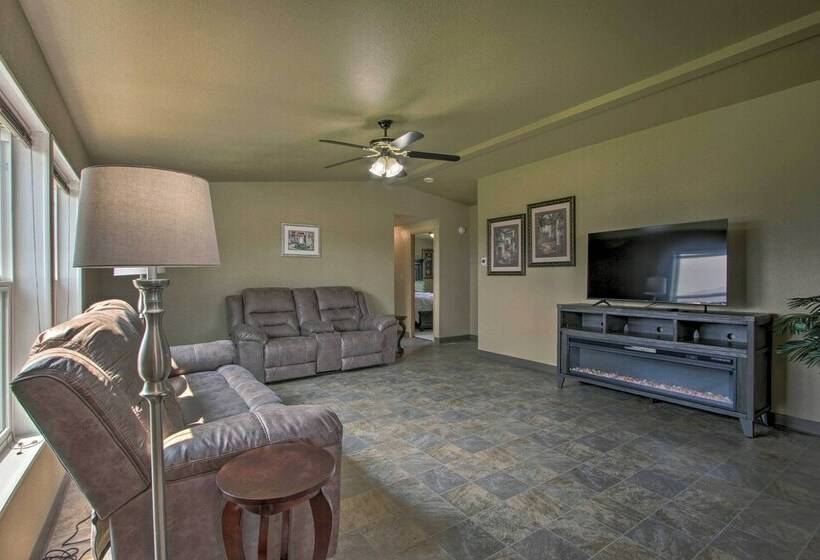 Stunning & Quiet Helena Home W/ Covered Porch