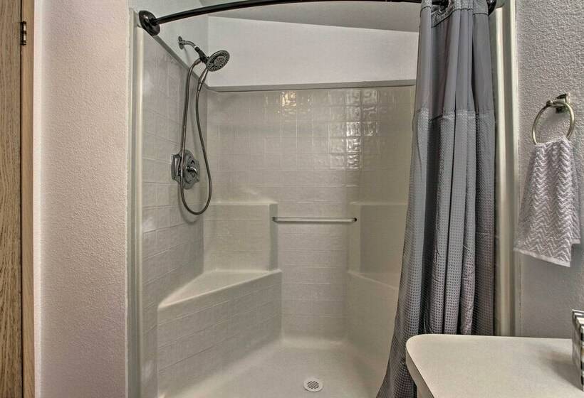 Stunning & Quiet Helena Home W/ Covered Porch