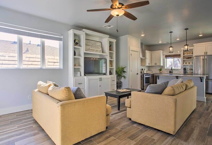 Stylish Okc Farmhouse W/ Garden   Close To Ou