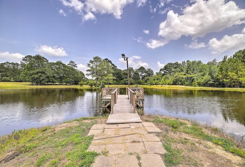 Stylish Woodville Cabin: Fishing Dock Access!