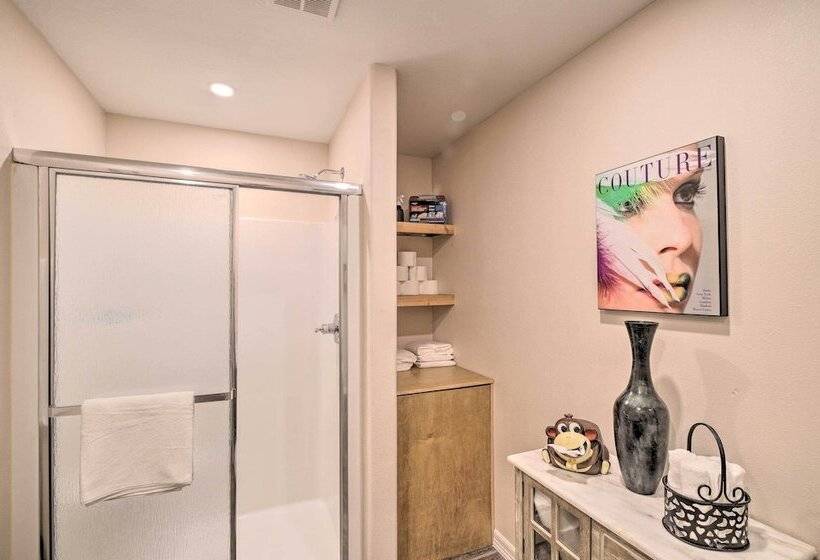 Stylish Woodville Cabin: Fishing Dock Access!