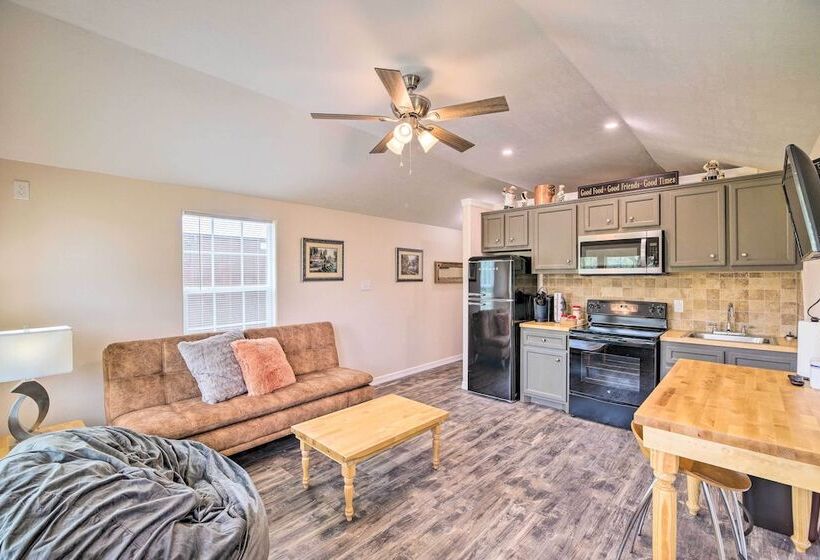 Stylish Woodville Cabin: Fishing Dock Access!