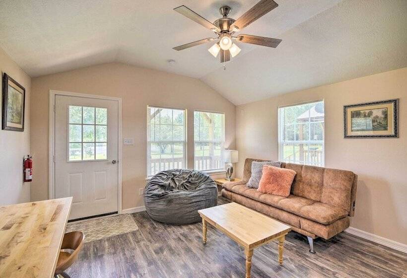 Stylish Woodville Cabin: Fishing Dock Access!