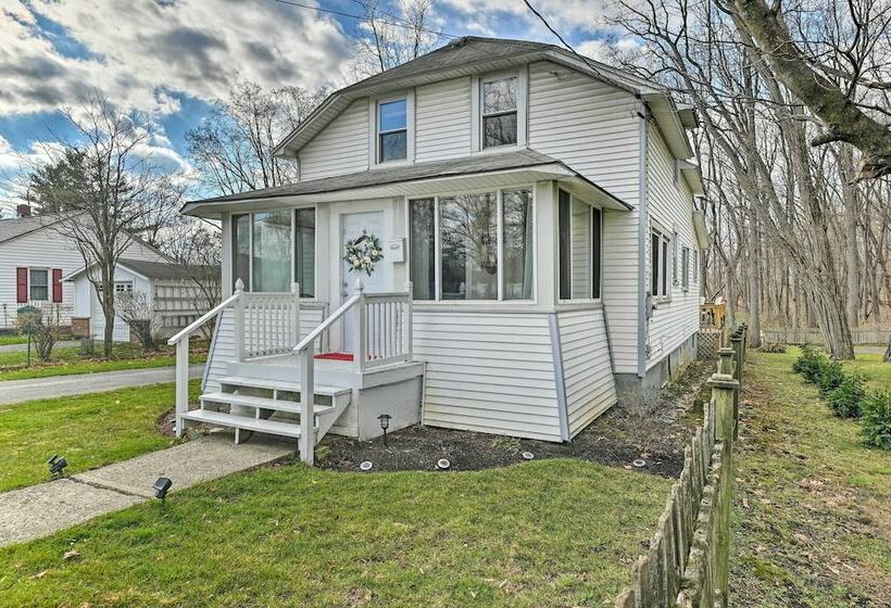 Sunlit Sanctuary  Walk To Skidmore College!