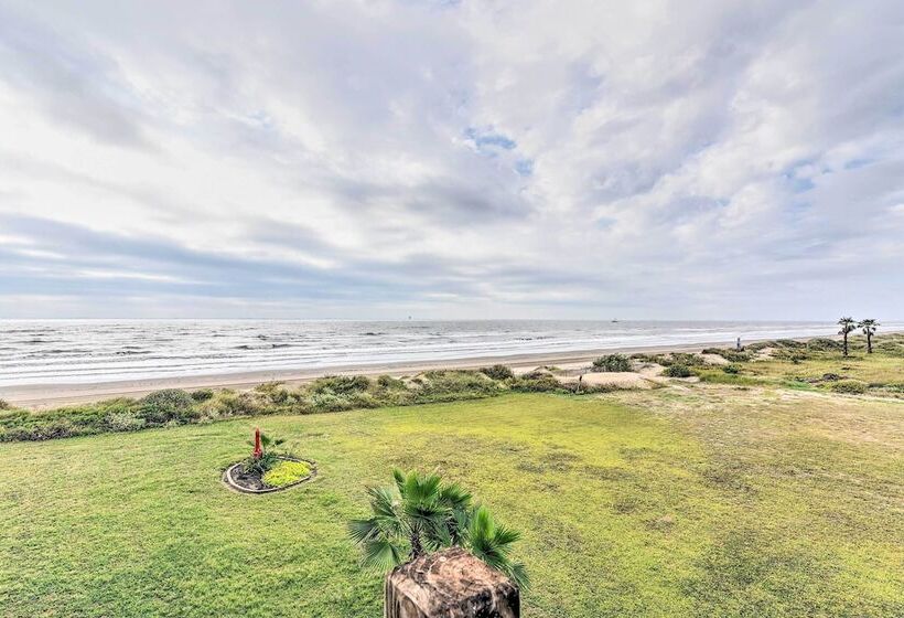 Steps To Shore: Crystal Beach Retreat W/ Deck!