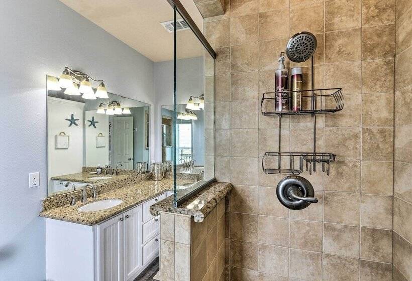 Steps To Shore: Crystal Beach Retreat W/ Deck!