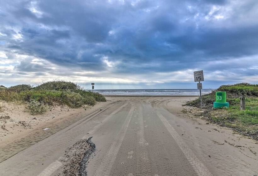 Steps To Shore: Crystal Beach Retreat W/ Deck!