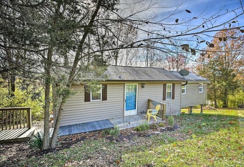 Sunny Hill Cottage Dry Ridge Escape W/ Deck!